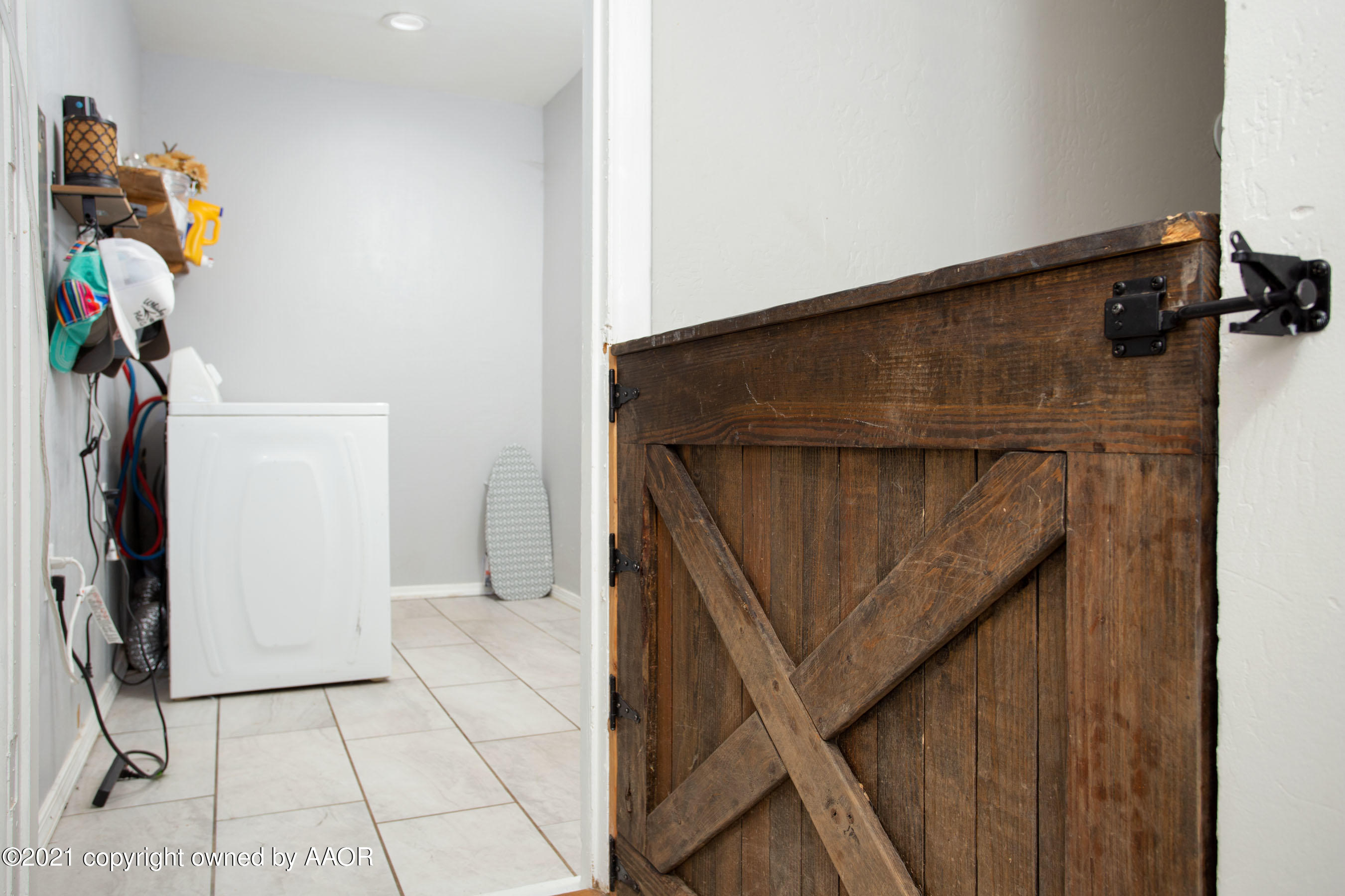 5132 Crockett Street Amarillo, TX 79110 - Photo 15 of 22 Entry door to basement