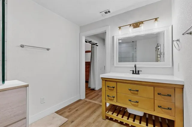 $2,200 | 4214 Falls Drive, Dallas, TX 75211