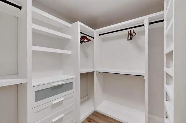 $2,200 | 4214 Falls Drive, Dallas, TX 75211