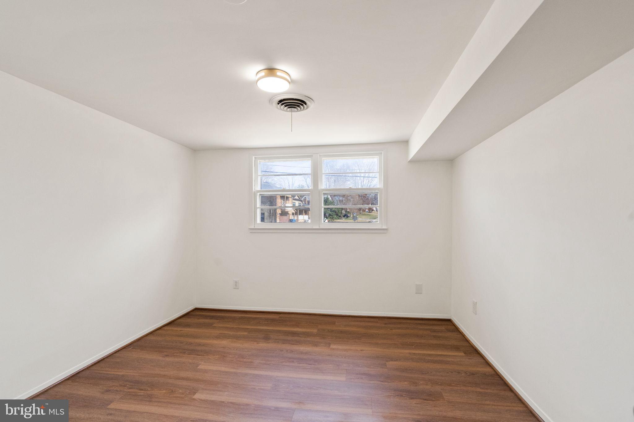 5217 Ravensworth Road Springfield, VA 22151 - Photo 28 of 37