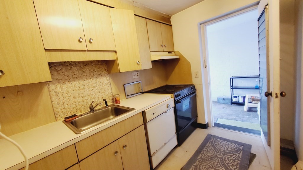 7 Commonwealth Court, Unit 5 Boston, MA 02135 - Photo 13 of 19