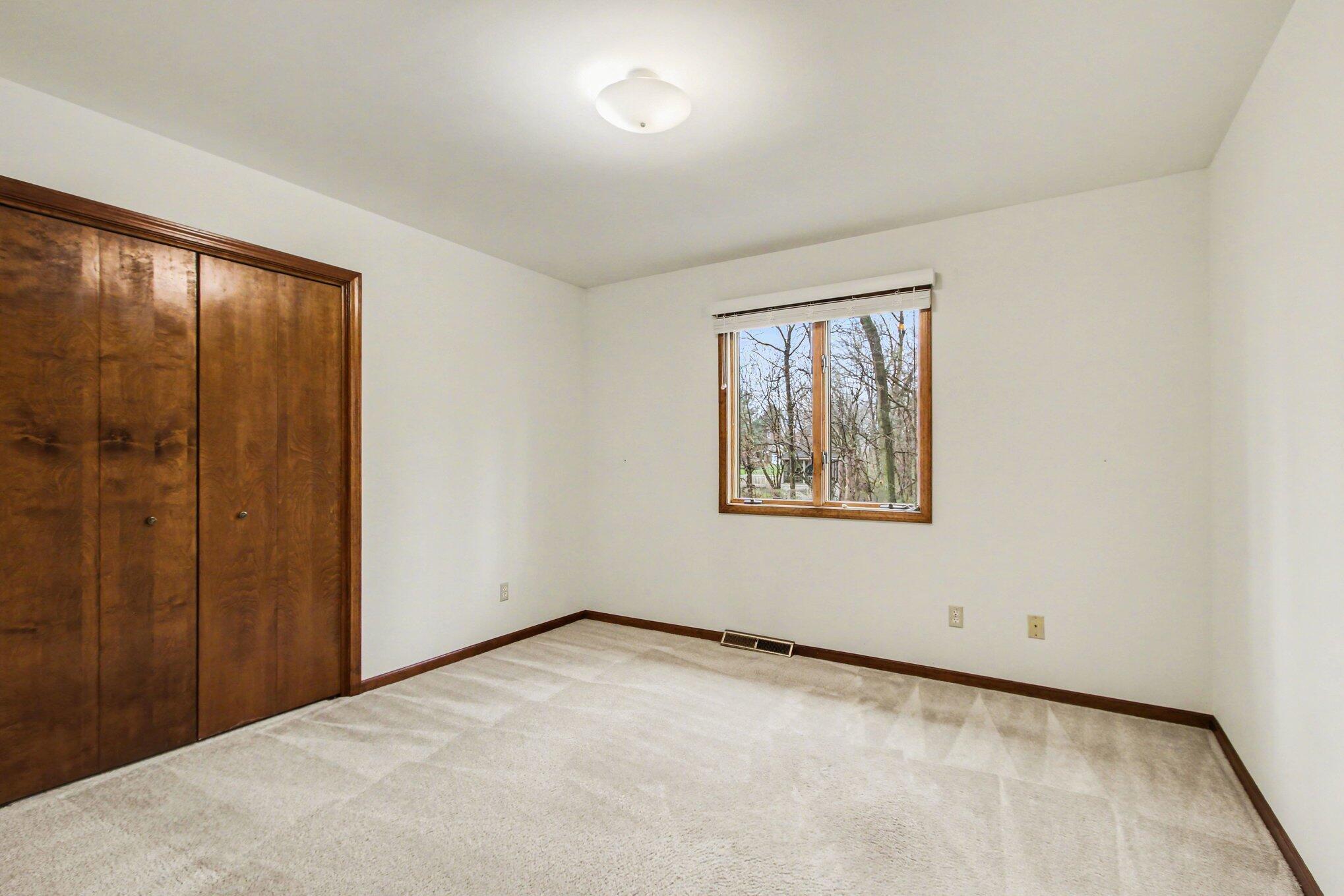 186 Wexford Road Valparaiso, IN 46385 - Photo 11 of 33 an empty room with windows