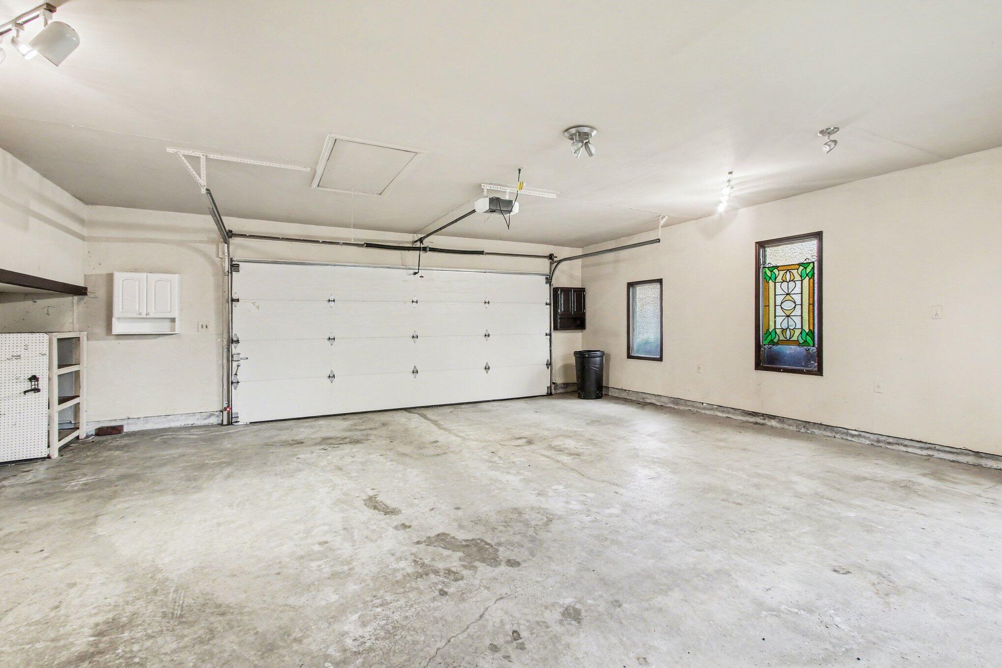 186 Wexford Road Valparaiso, IN 46385 - Photo 23 of 33 a view of a garage