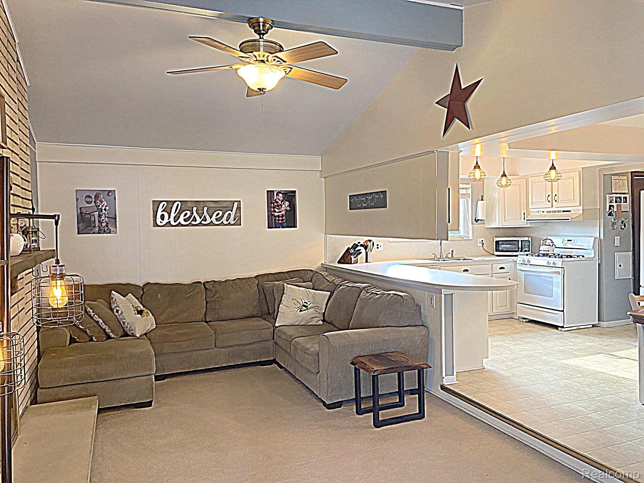 43973 Brandywyne Road Canton, MI 48187 - Photo 9 of 40 Family Room