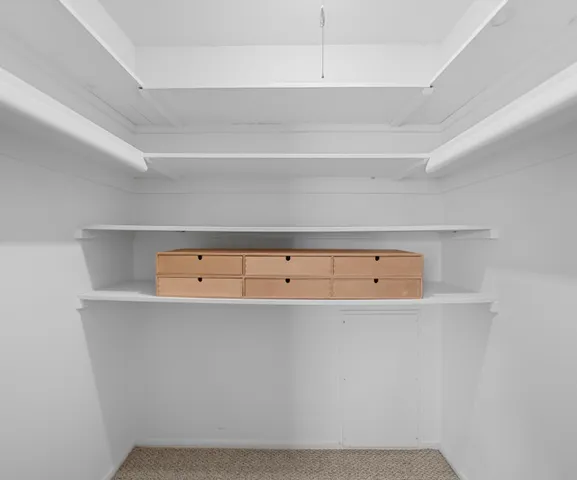 $300,000 | 624 Peninsula Court, Ann Arbor, MI 48105