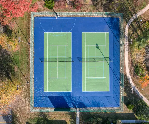 $300,000 | 624 Peninsula Court, Ann Arbor, MI 48105