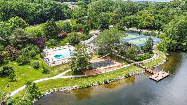 $300,000 | 624 Peninsula Court, Ann Arbor, MI 48105