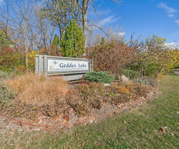 $300,000 | 624 Peninsula Court, Ann Arbor, MI 48105