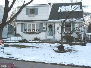 27 Petty Ridge Road Hamilton, NJ 08620 - Photo 1 of 6