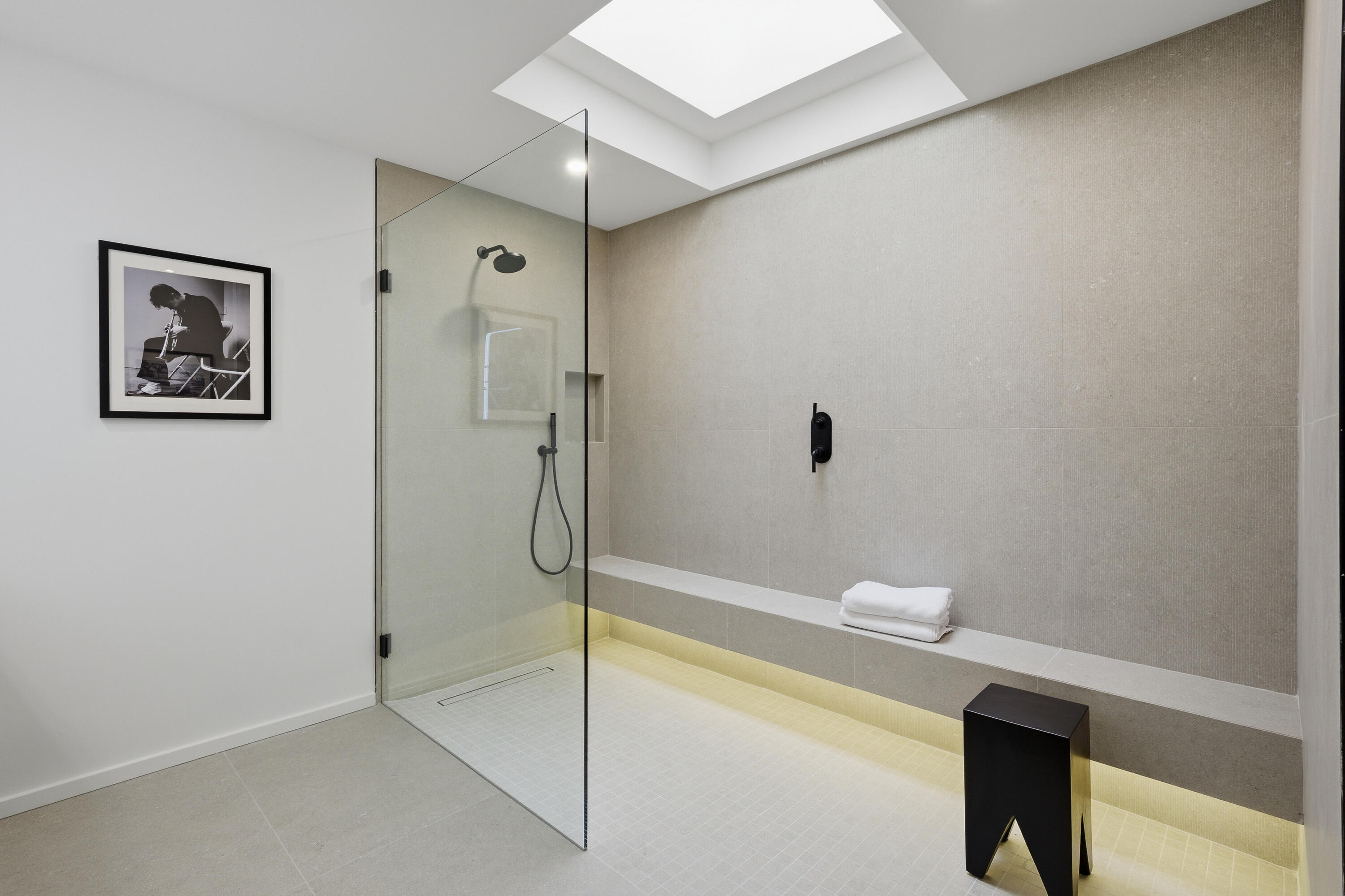 14 Rutgers Court Rancho Mirage, CA 92270 - Photo 53 of 59 a bathroom with a bathtub and a shower