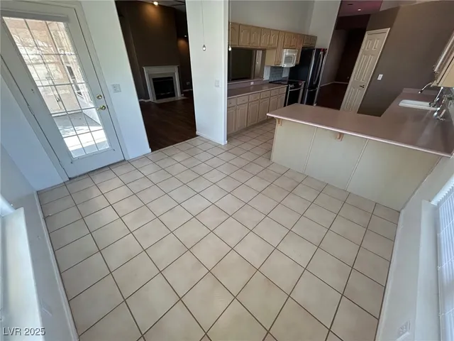 $2,500 | 5001 Palm View Drive, Las Vegas, NV 89130