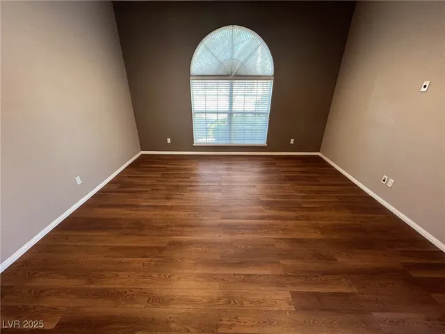 $2,500 | 5001 Palm View Drive, Las Vegas, NV 89130