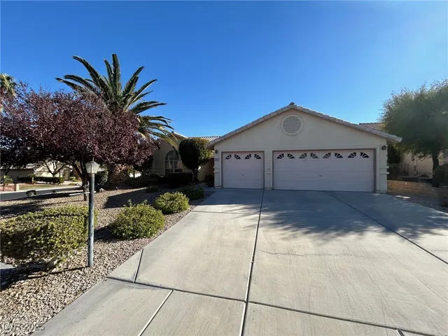 $2,500 | 5001 Palm View Drive, Las Vegas, NV 89130