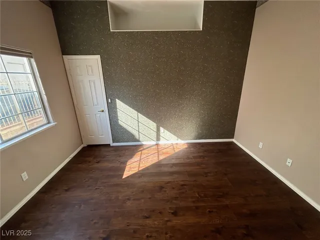 $2,500 | 5001 Palm View Drive, Las Vegas, NV 89130