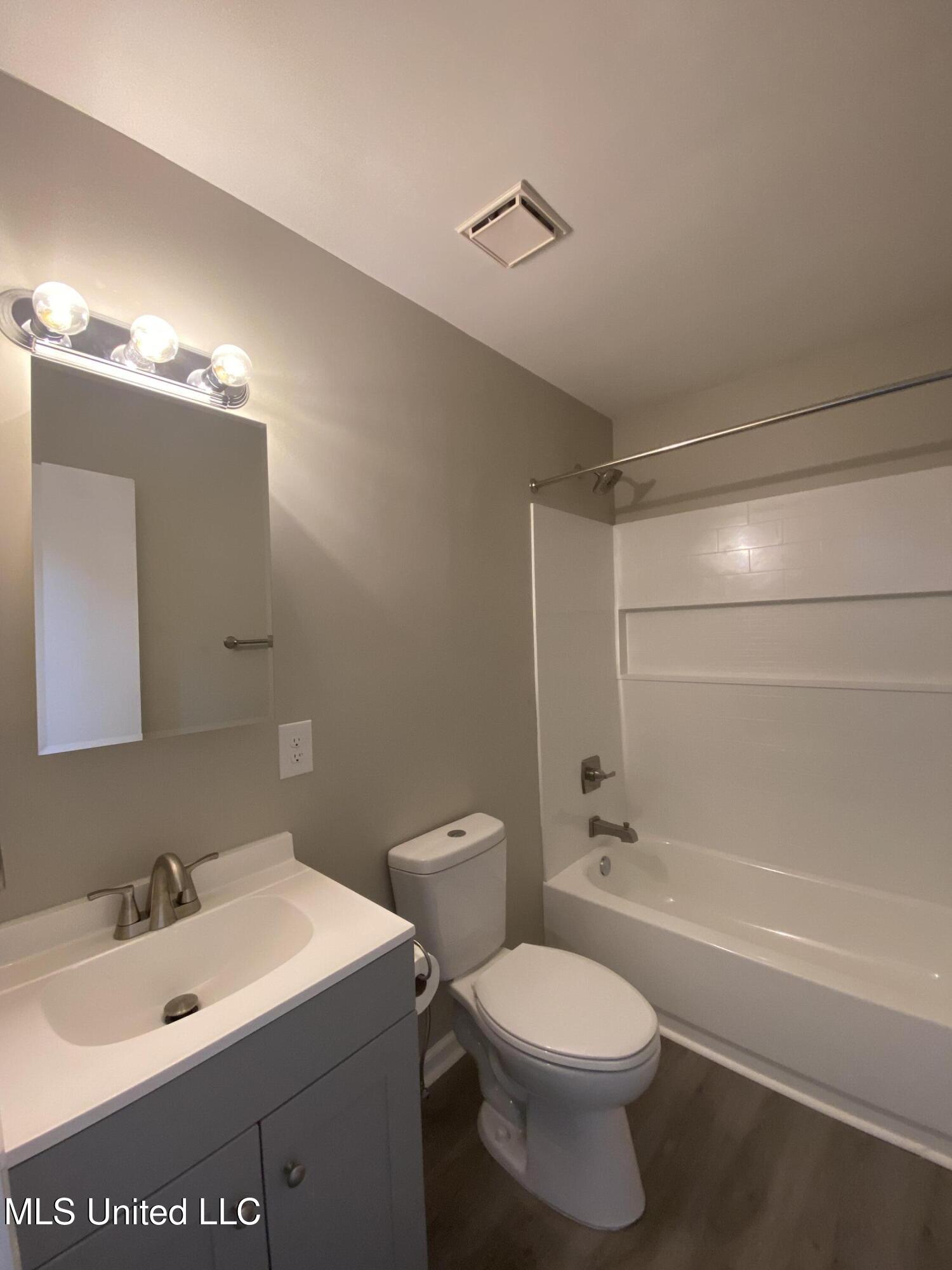 117 Interstate Hwy Farm Byhalia, MS 38611 - Photo 8 of 12 Photo Dec 12 2022, 11 30 45 AM