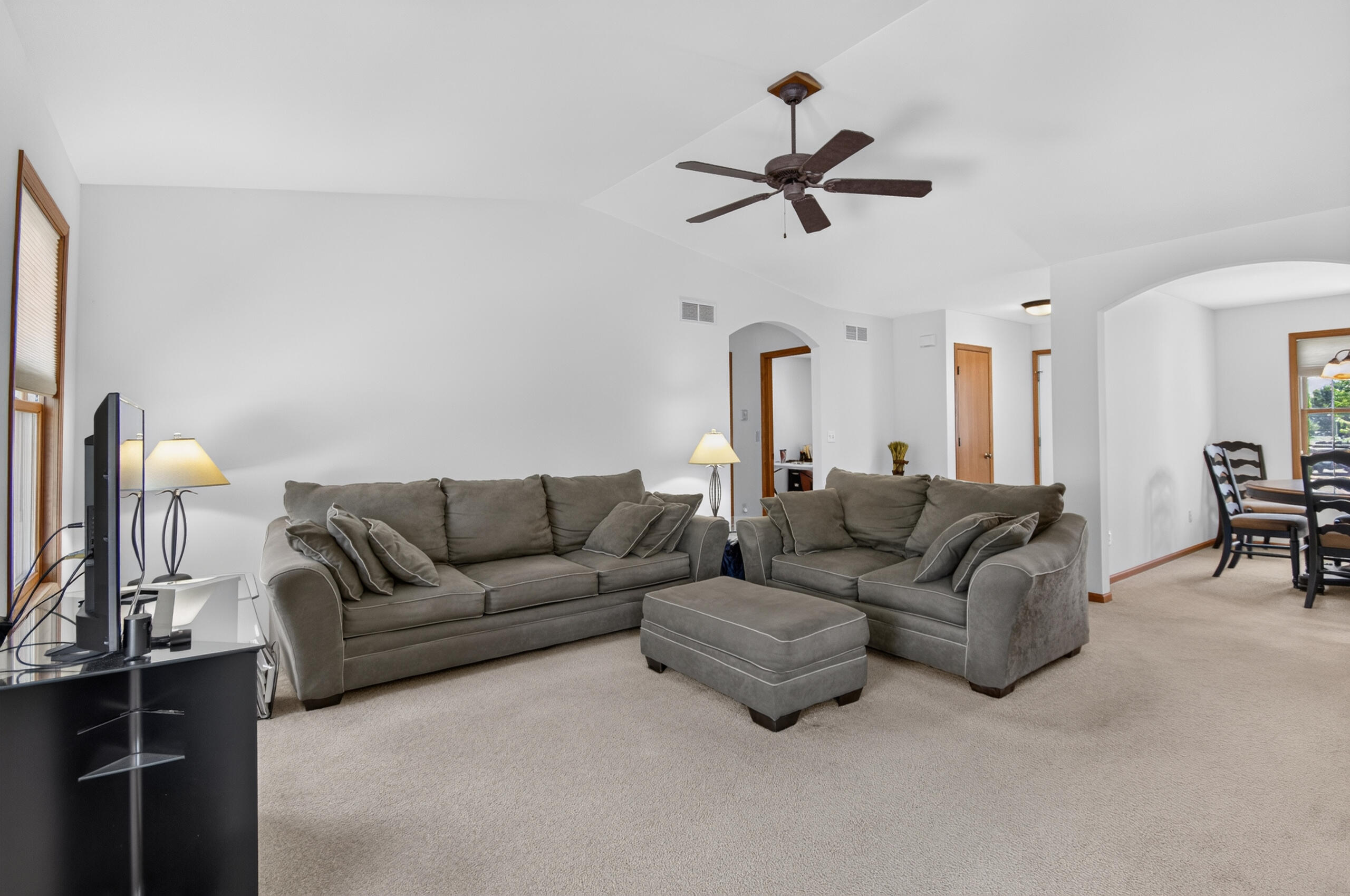 9300 63rd Street Kenosha, WI 53142 - Photo 5 of 24 IMG_4726