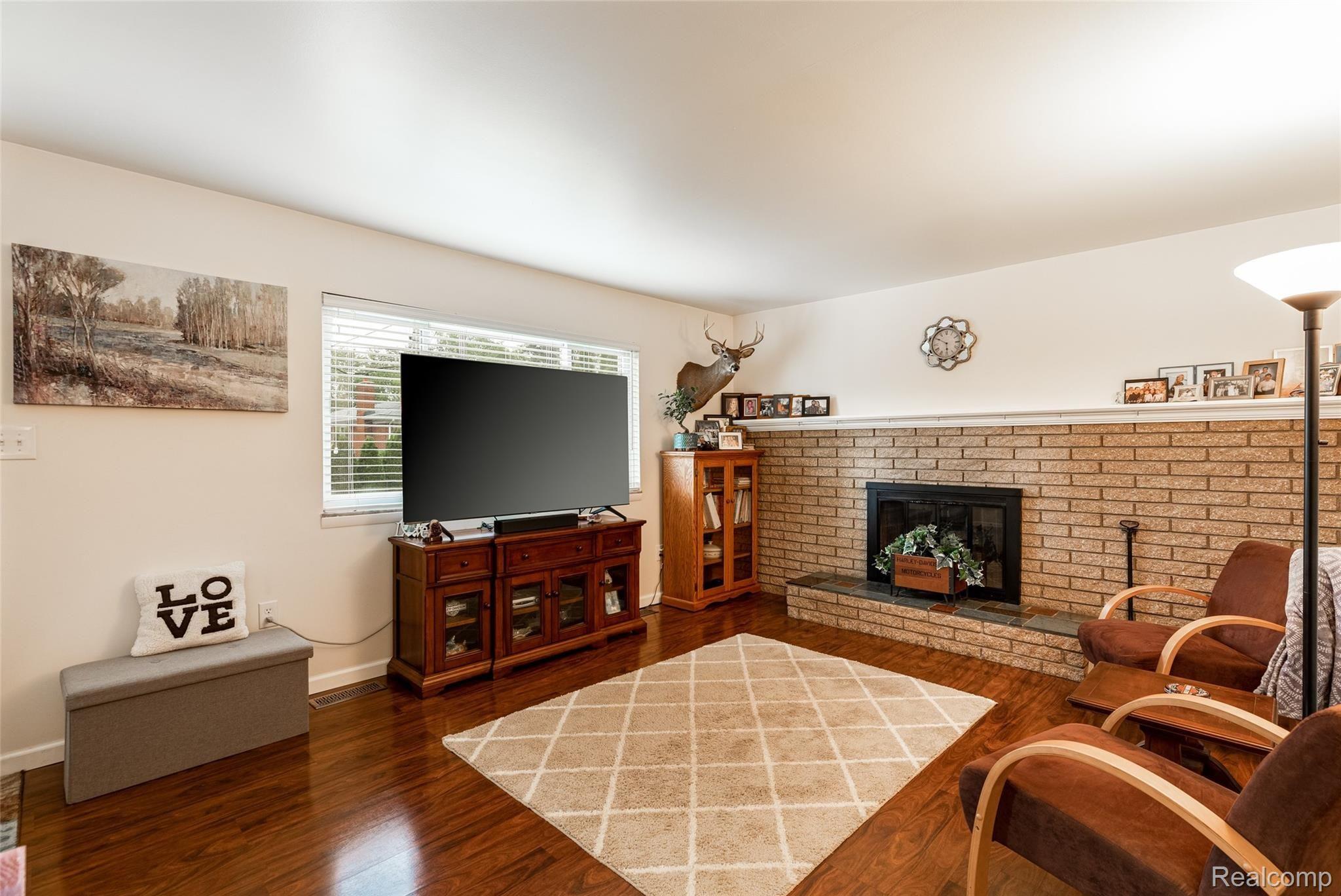 35310 Bobcean Road Clinton Township, MI 48035 - Photo 11 of 27 17.Family