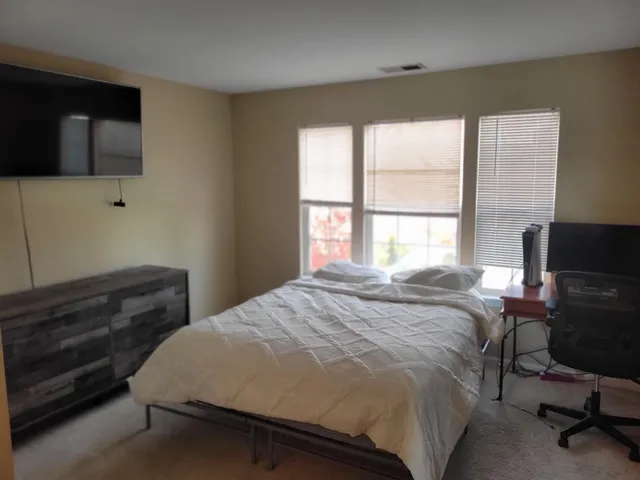 $284,000 | 4605 Sawgrass Boulevard, Wadsworth, IL 60083