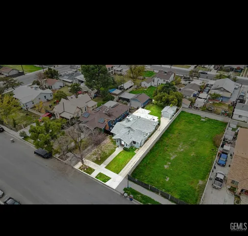 a view of an outdoor space