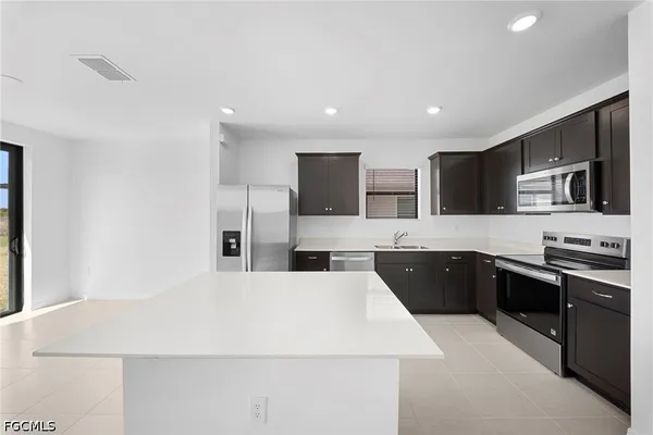 $2,000 | 270 Silent Lk Drive, Lehigh Acres, FL 33974