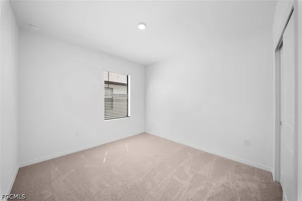 $2,000 | 270 Silent Lk Drive, Lehigh Acres, FL 33974