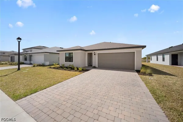 $2,000 | 270 Silent Lk Drive, Lehigh Acres, FL 33974