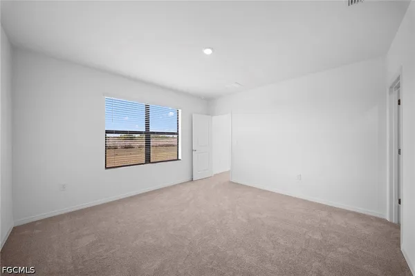 $2,000 | 270 Silent Lk Drive, Lehigh Acres, FL 33974