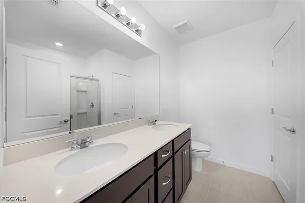 $2,000 | 270 Silent Lk Drive, Lehigh Acres, FL 33974