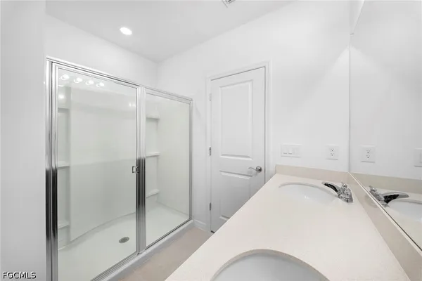 $2,000 | 270 Silent Lk Drive, Lehigh Acres, FL 33974