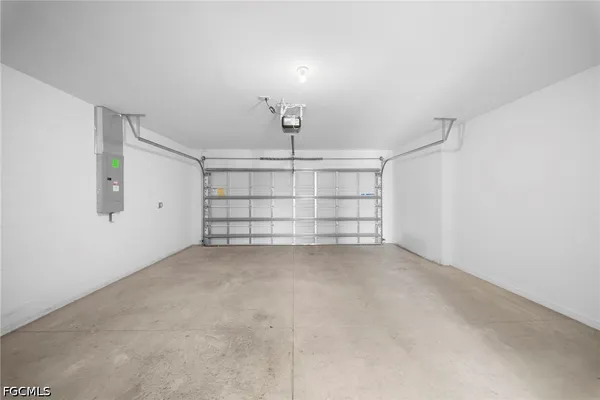 $2,000 | 270 Silent Lk Drive, Lehigh Acres, FL 33974