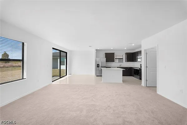 $2,000 | 270 Silent Lk Drive, Lehigh Acres, FL 33974