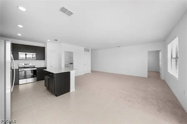 $2,000 | 270 Silent Lk Drive, Lehigh Acres, FL 33974