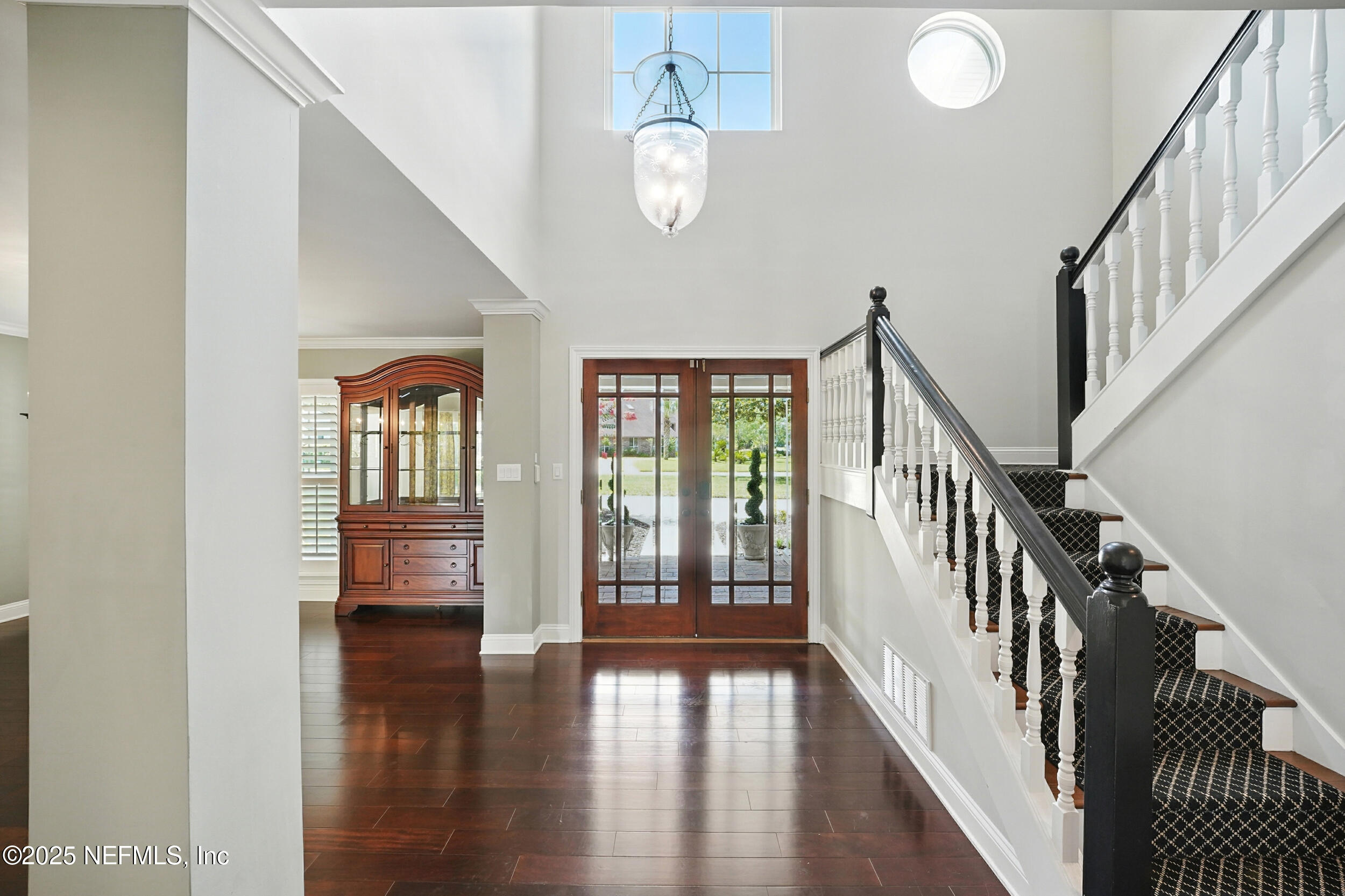 10813 Crosswicks Road Jacksonville, FL 32256 - Photo 3 of 49 Foyer