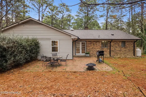 $430,000 | 5 Birdie Drive, Whispering Pines, NC 28327