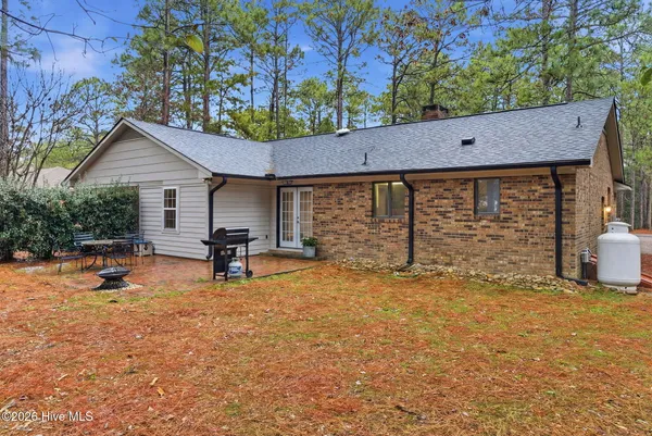 $430,000 | 5 Birdie Drive, Whispering Pines, NC 28327