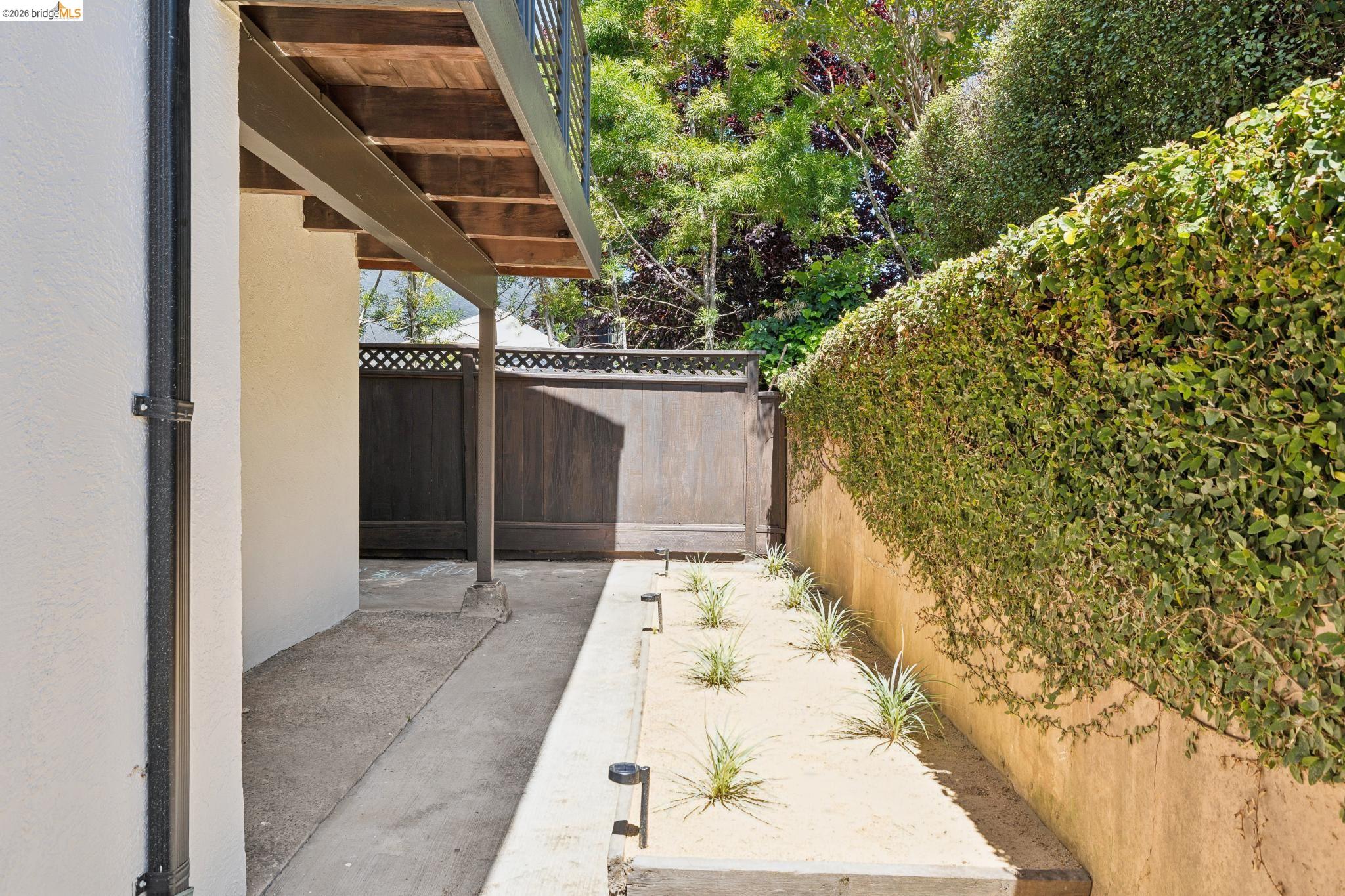 921 Underhills Road Oakland, CA 94610 - Photo 71 of 97