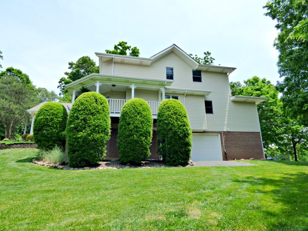 1109 Country Club Road Dandridge, TN 37725 - Photo 31 of 38 Gallery Image 31