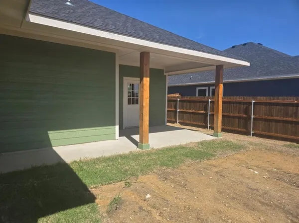 $2,250 | 1342 Wyatt Street, Waxahachie, TX 75165