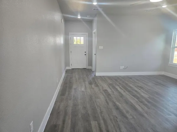 $2,250 | 1342 Wyatt Street, Waxahachie, TX 75165