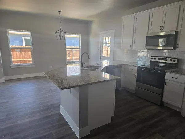 $2,250 | 1342 Wyatt Street, Waxahachie, TX 75165