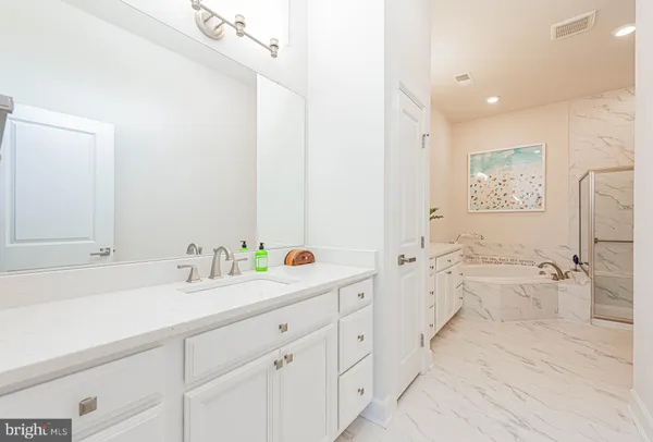 $975,000 | 33250 Paradisio Greens, Ocean View, DE 19970