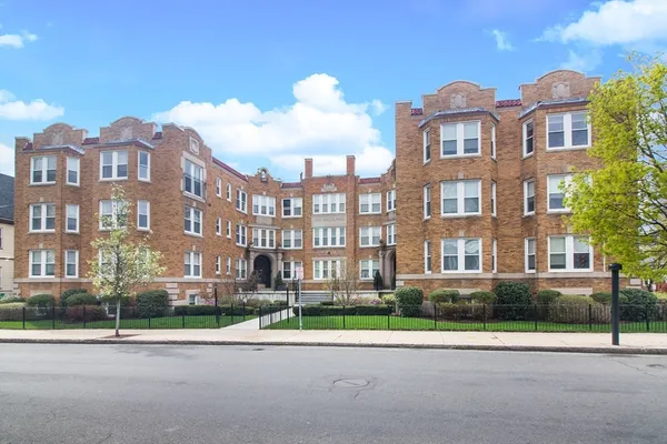 $2,600 | 475 Highland Avenue, Unit 3, Malden, MA 02148