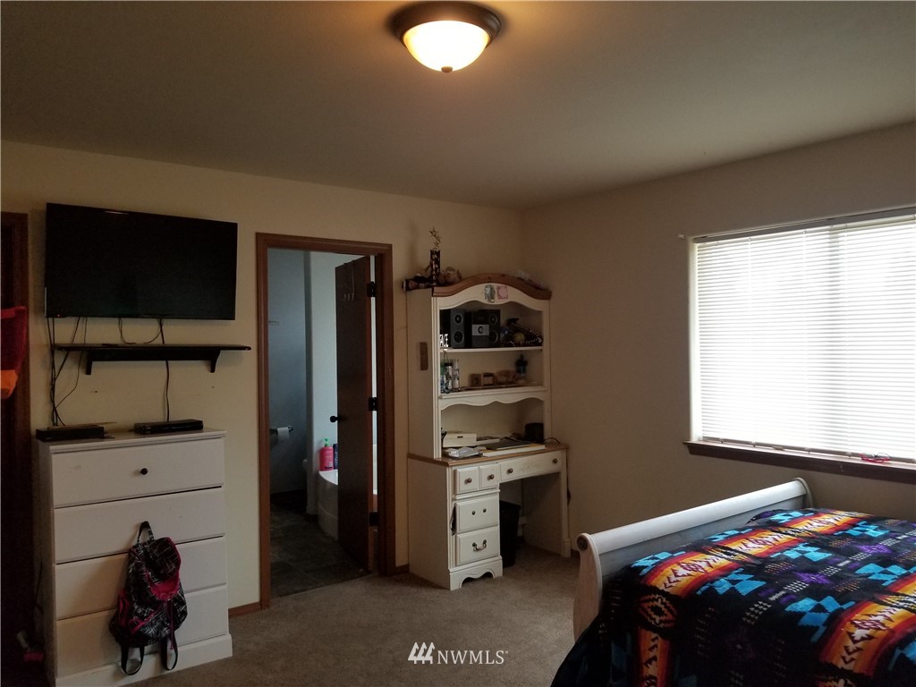 6402 199th Loop Southwest Rochester, WA 98579 - Photo 10 of 15