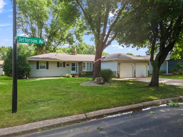 $275,000 | 1109 Jefferson Avenue, Marshall, MN 56258