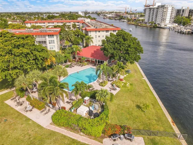 $535,000 | 3050 Northeast 48th Court, Unit 206, Lighthouse Point, FL 33064