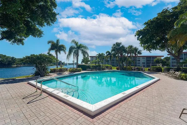 $535,000 | 3050 Northeast 48th Court, Unit 206, Lighthouse Point, FL 33064