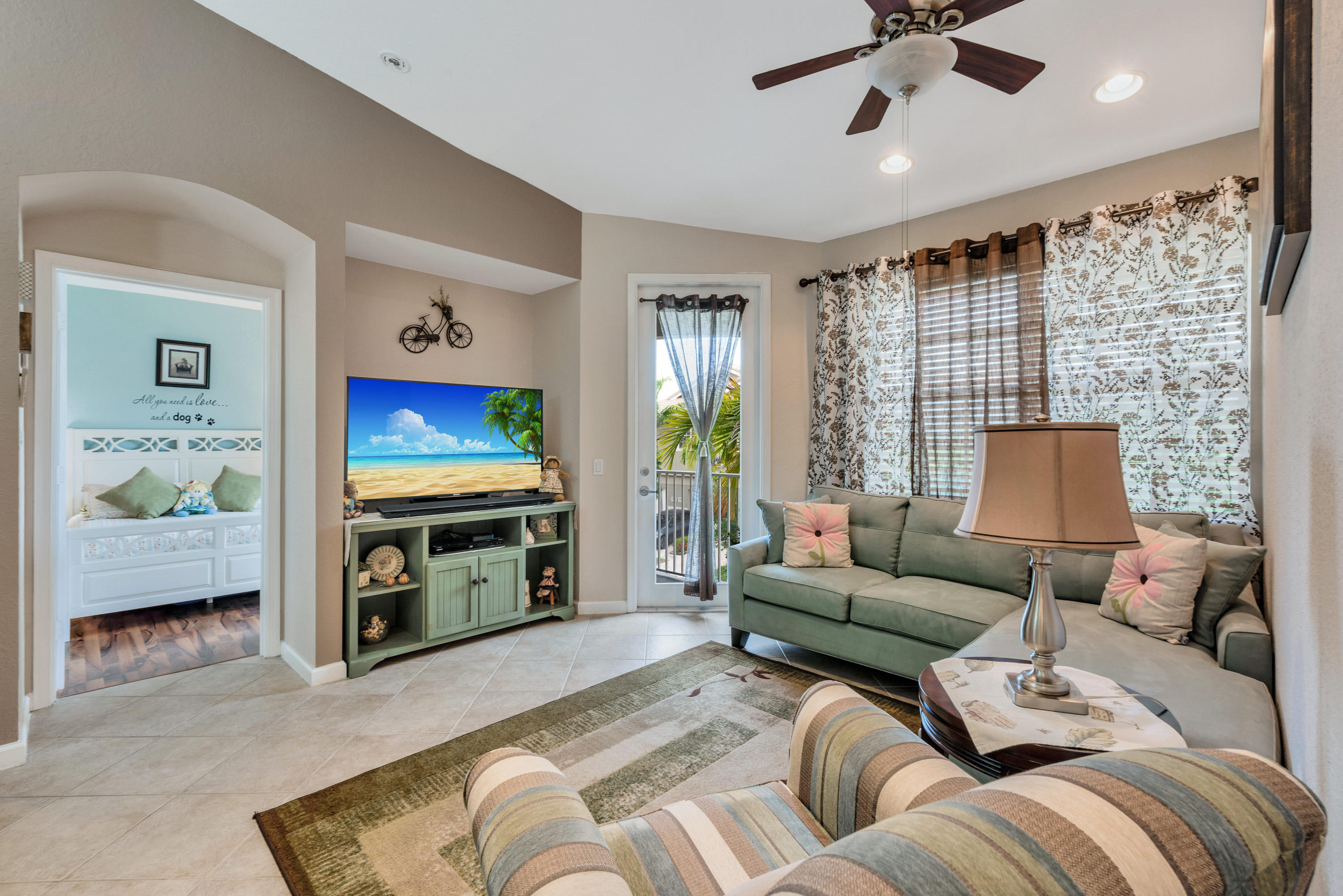 3067 Laurel Ridge Circle Riviera Beach, FL 33404 - Photo 6 of 26 LIVING AREA