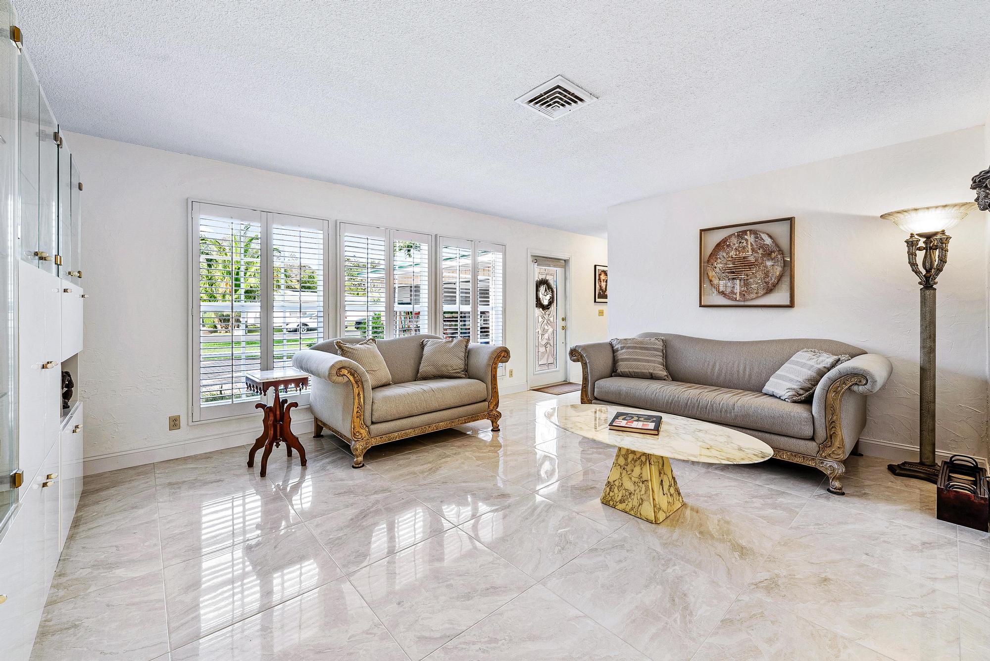 127 Norfolk Road Jupiter, FL 33469 - Photo 3 of 24 127 W Norfolk Rd-10