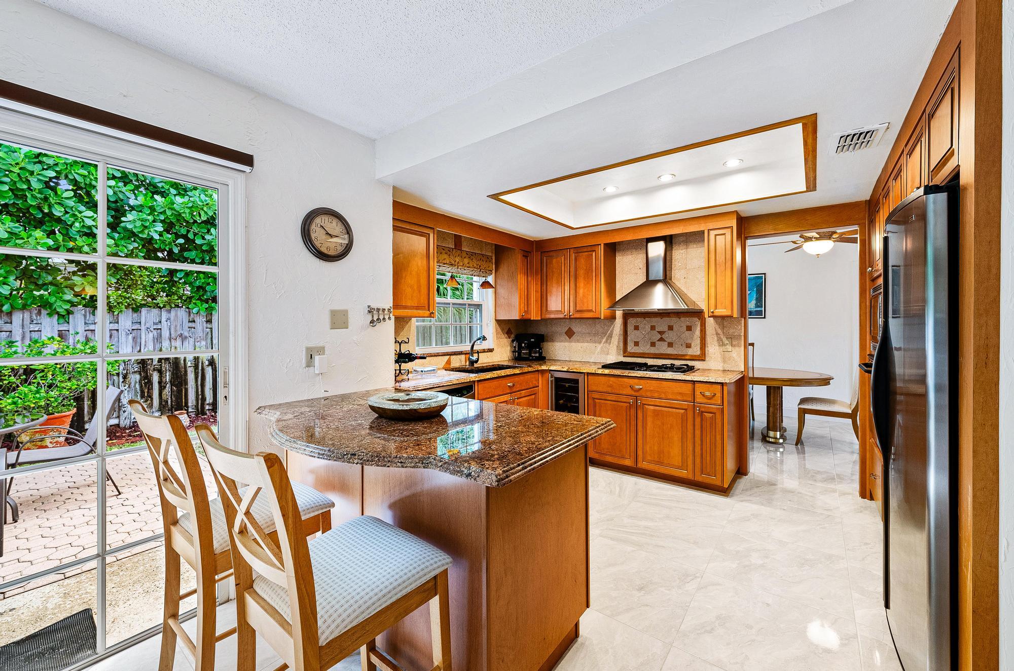 127 Norfolk Road Jupiter, FL 33469 - Photo 10 of 24 127 W Norfolk Rd-19