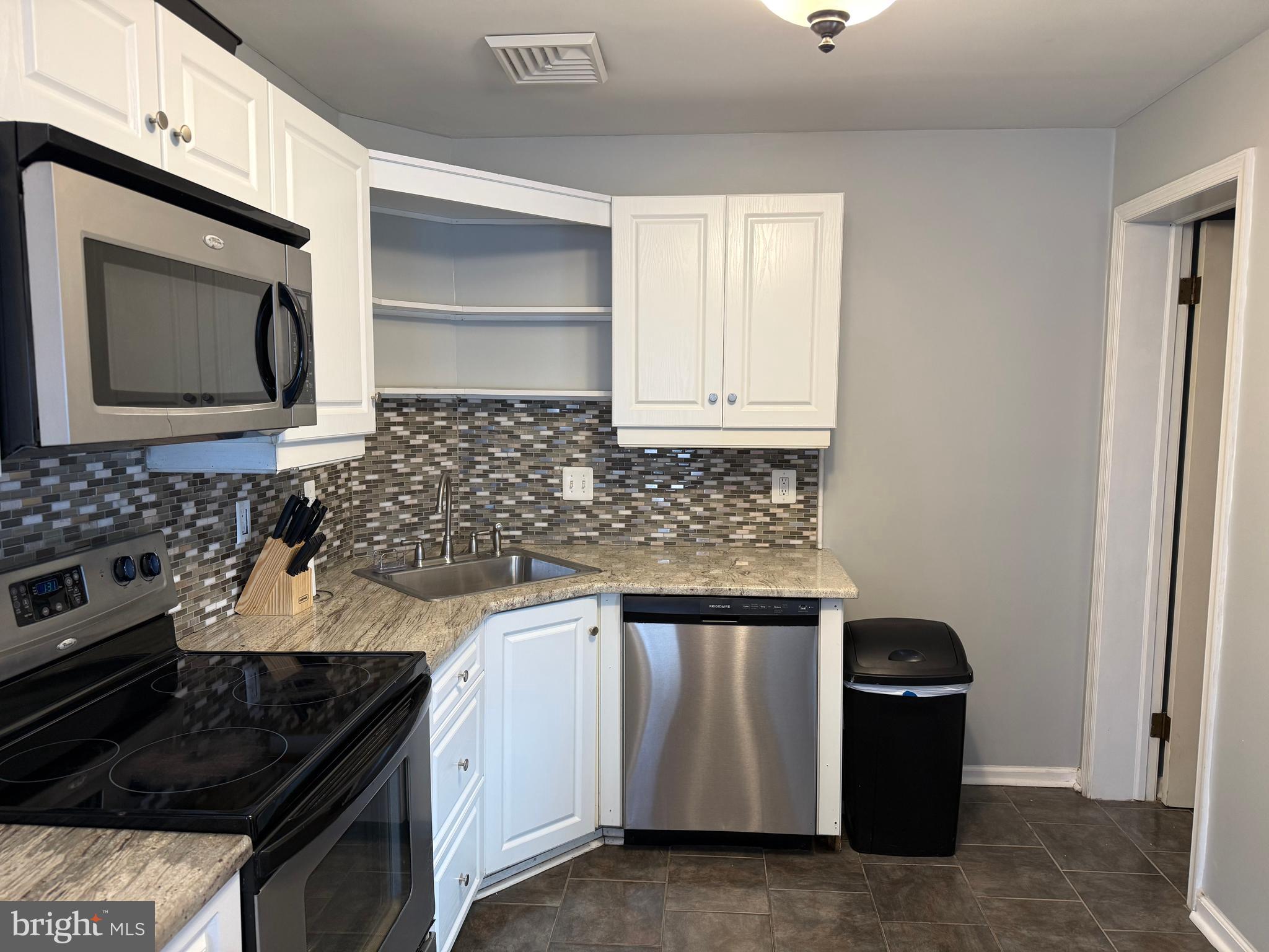 2722 Ash Street Philadelphia, PA 19137 - Photo 16 of 44